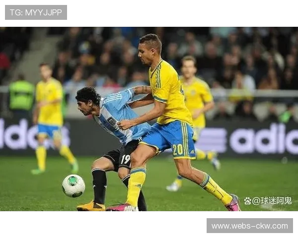 科莫3-5-2防守反击体系：黑马崛起的战术基础